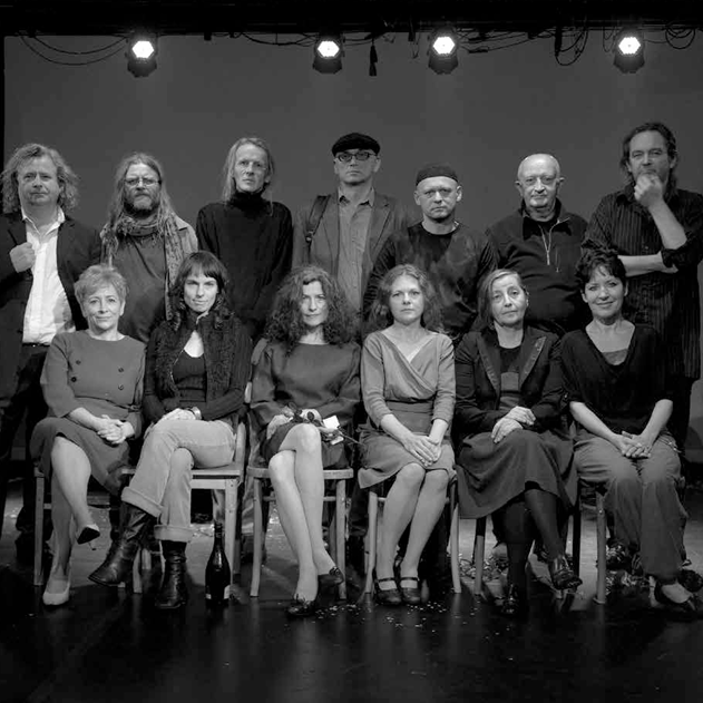  Własną ścieżką z Michałowic.  30 lat Teatru Cinema