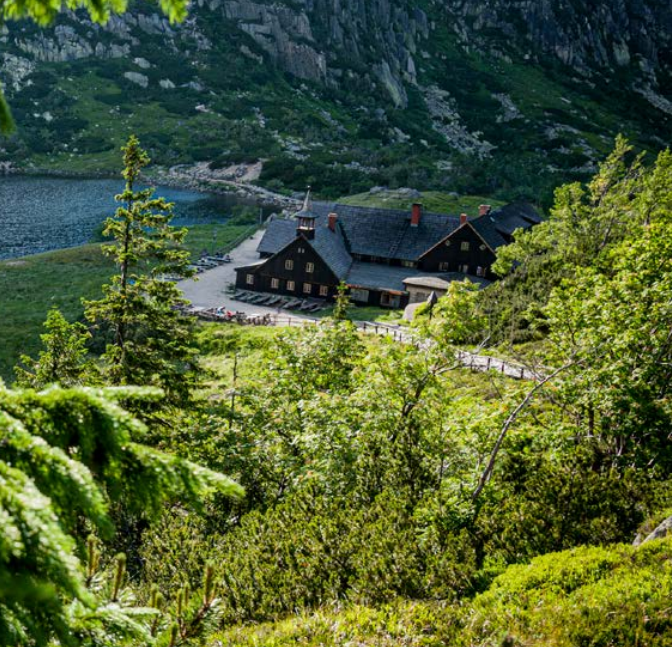 Za kulisami sporu o to, kto poprowadzi schronisko „Samotnia” - Wojna o duszę Karkonoszy